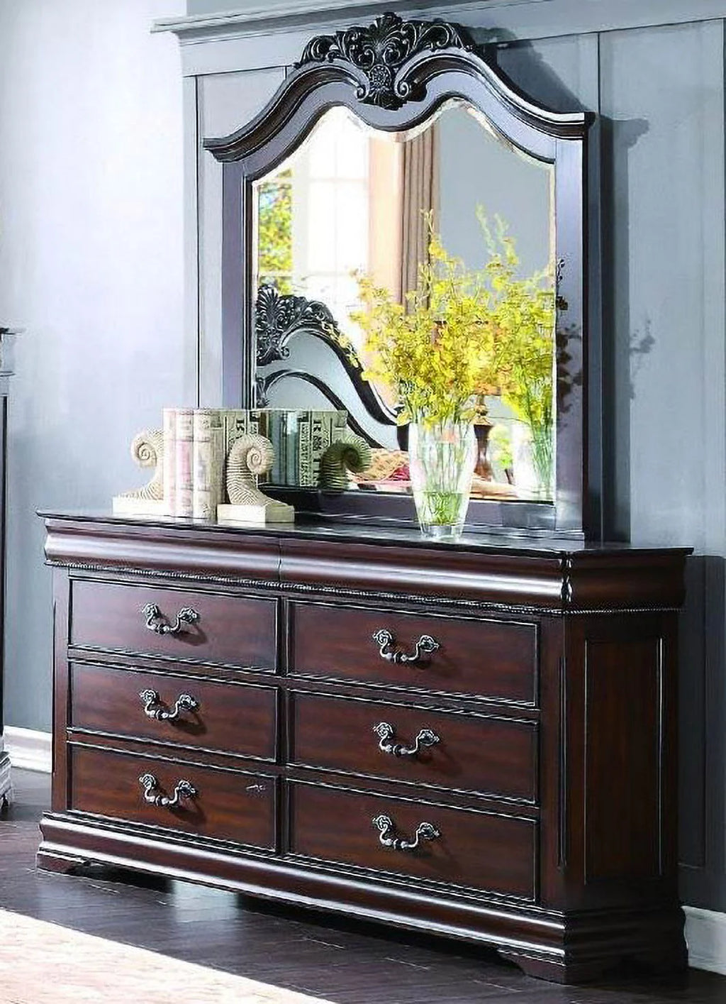 Queen 5 Piece Bedroom Set with Chest B704894