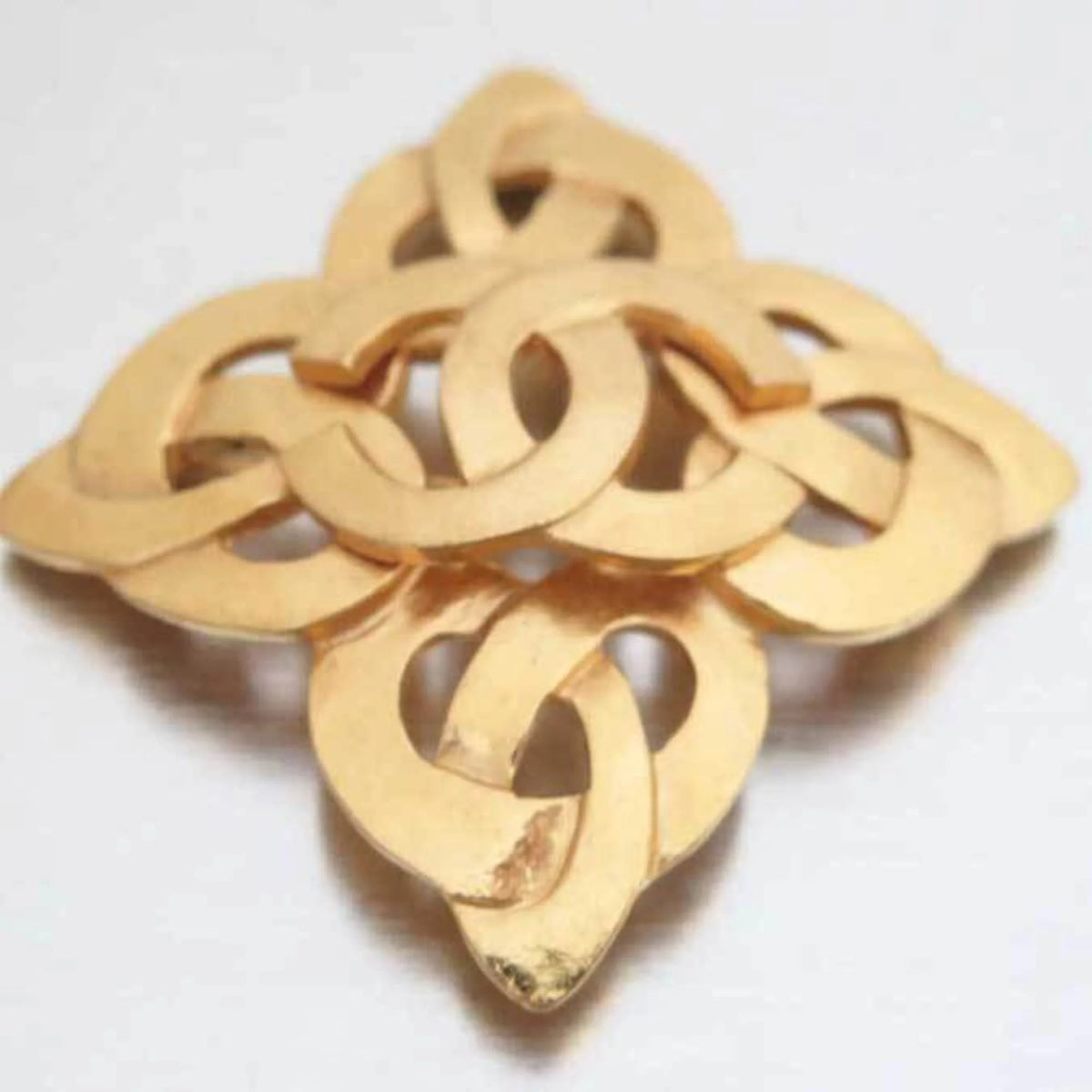 Gold Brooch W9750