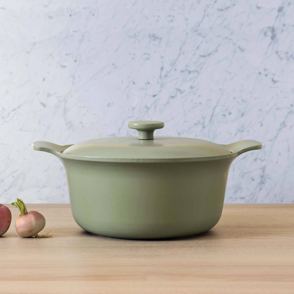 Cast Iron Covered Stockpot P13607