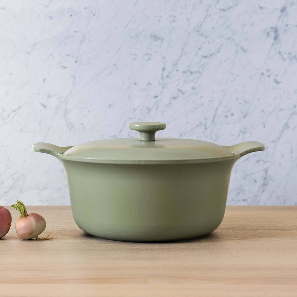 Cast Iron Covered Stockpot P13607