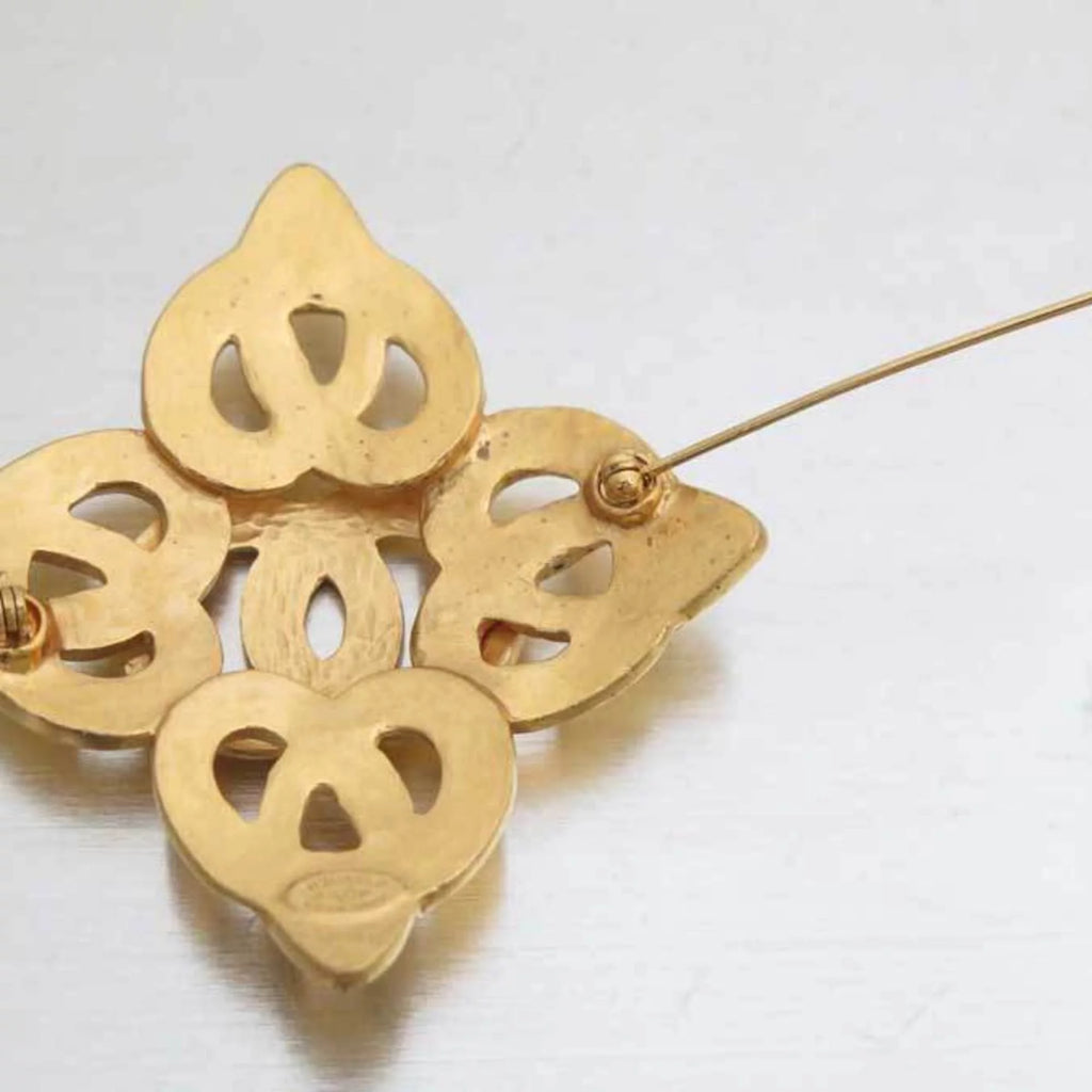 Gold Brooch W9750
