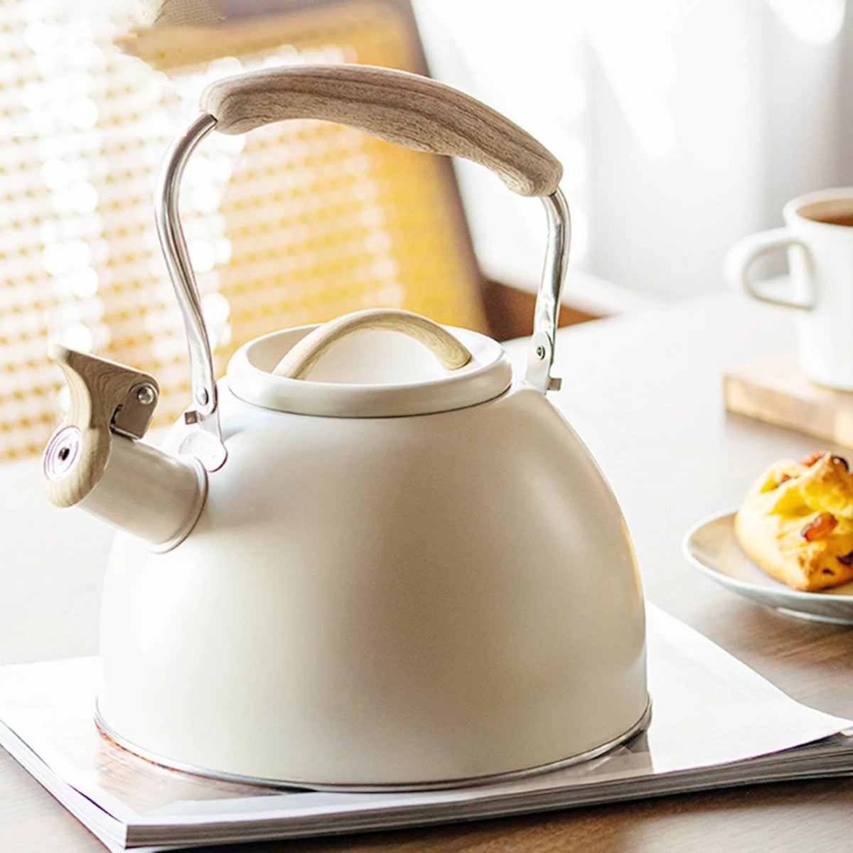 Beige 3L Whistling Kettle C443